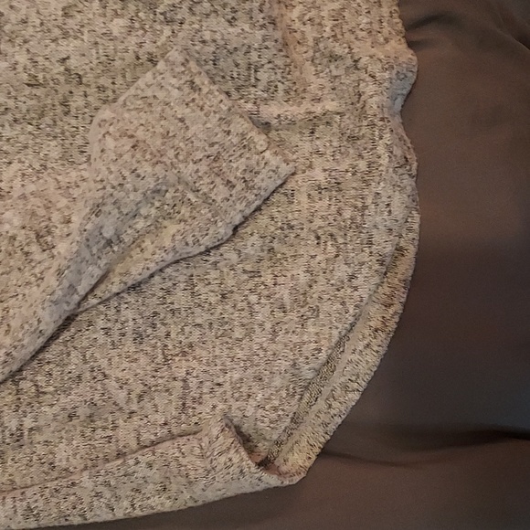 No Boundaries Sweater - Picture 4 of 5